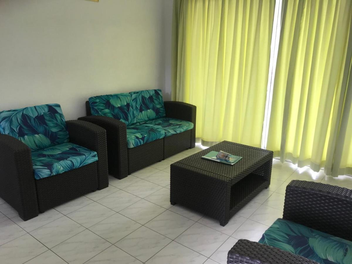 Royale Self Catering * Anse Royale